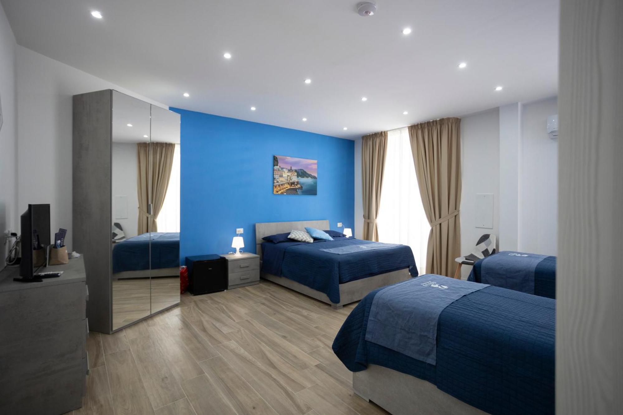 Giuly Suites & Rooms Naples Exterior photo