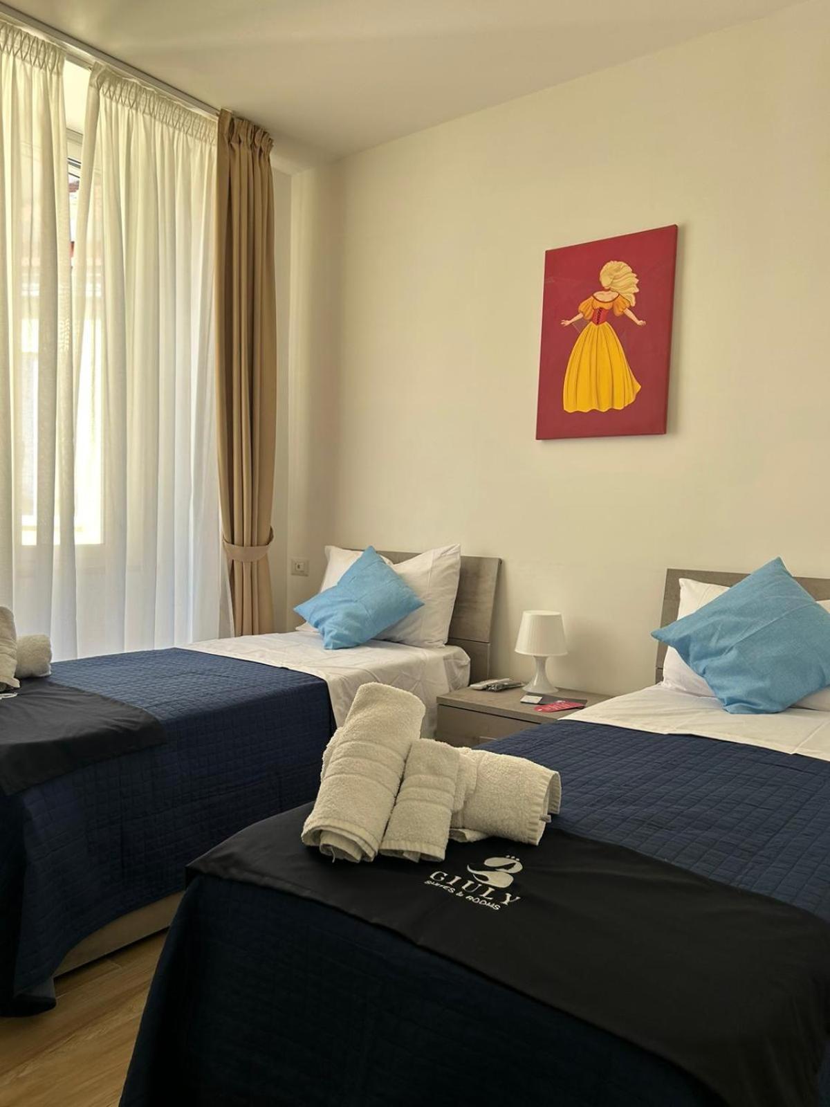 Giuly Suites & Rooms Naples Exterior photo